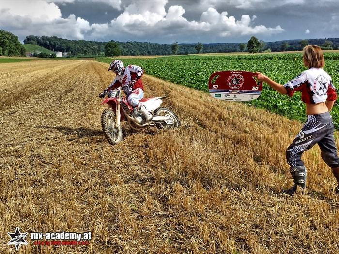 Supermoto fahren Techniken lernen MX-Academy Österreich Supermoto fahren Techniken lernen MX-Academy Österreich